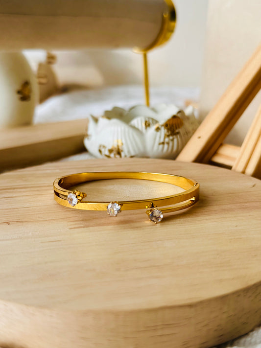 ✨ Stainless steel Gold Carte Cuff ✨