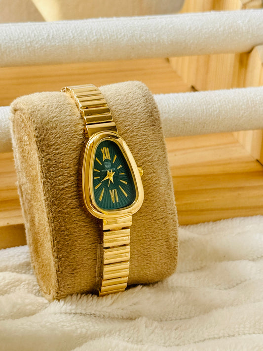 ✨Stainless Steel Emerald Dial Gold Link Chain Bvlg True Worth Watch ✨