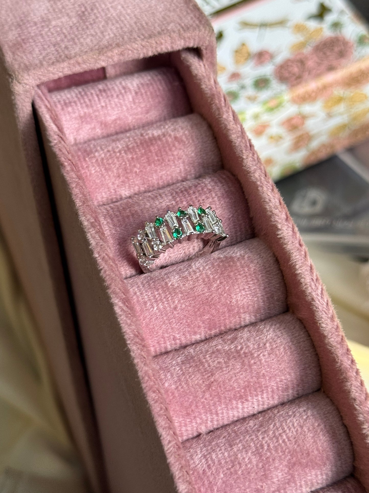 ✨Sterling silver Emerald ziron adjustable Ring ✨