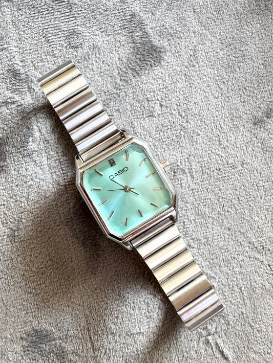 ✨Exclusive Silver Sapphire Dial Casio Chain  Watch✨