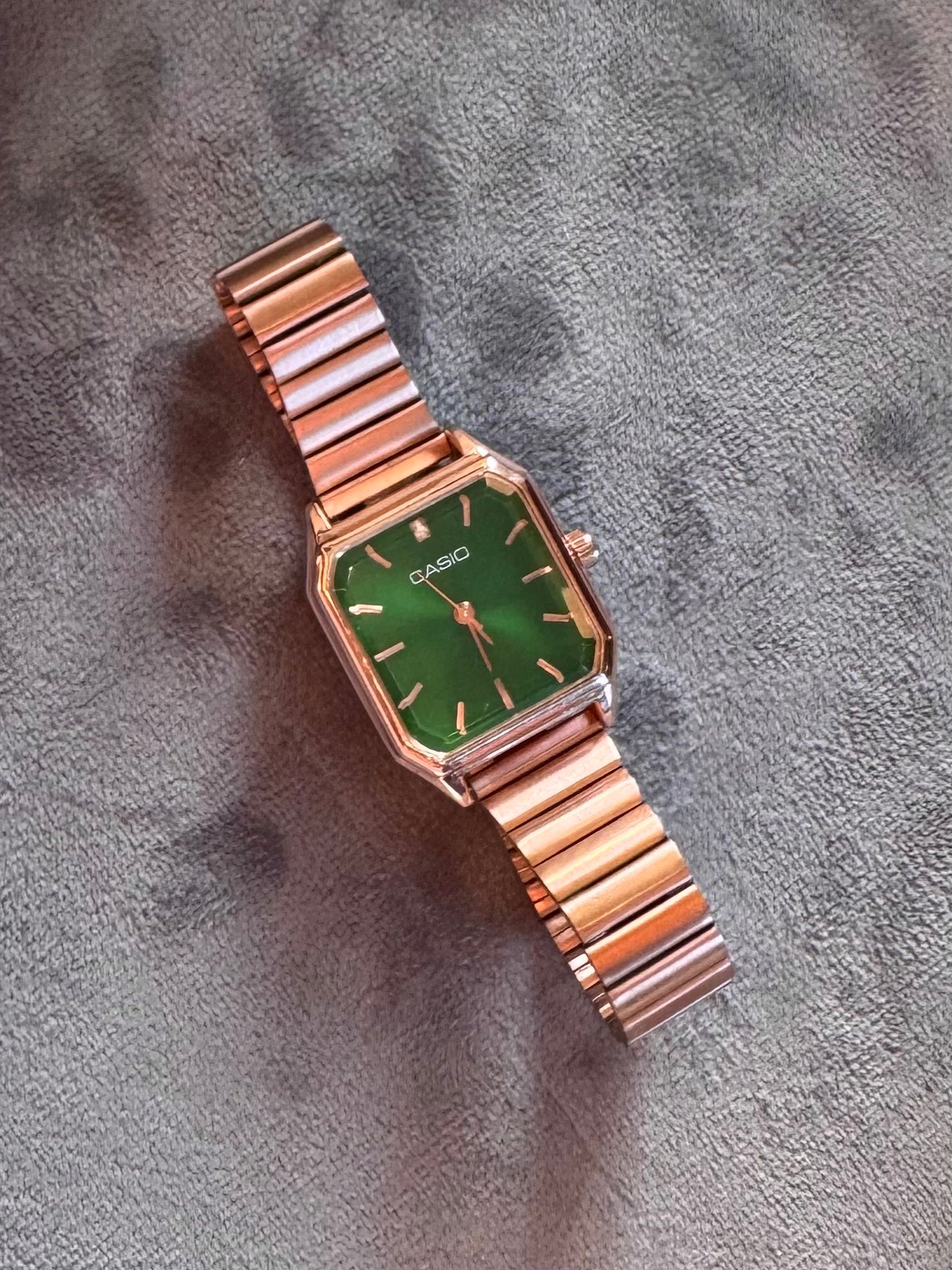 ✨Exclusive Rose Gold Emerald Dial Casio Link Watch✨