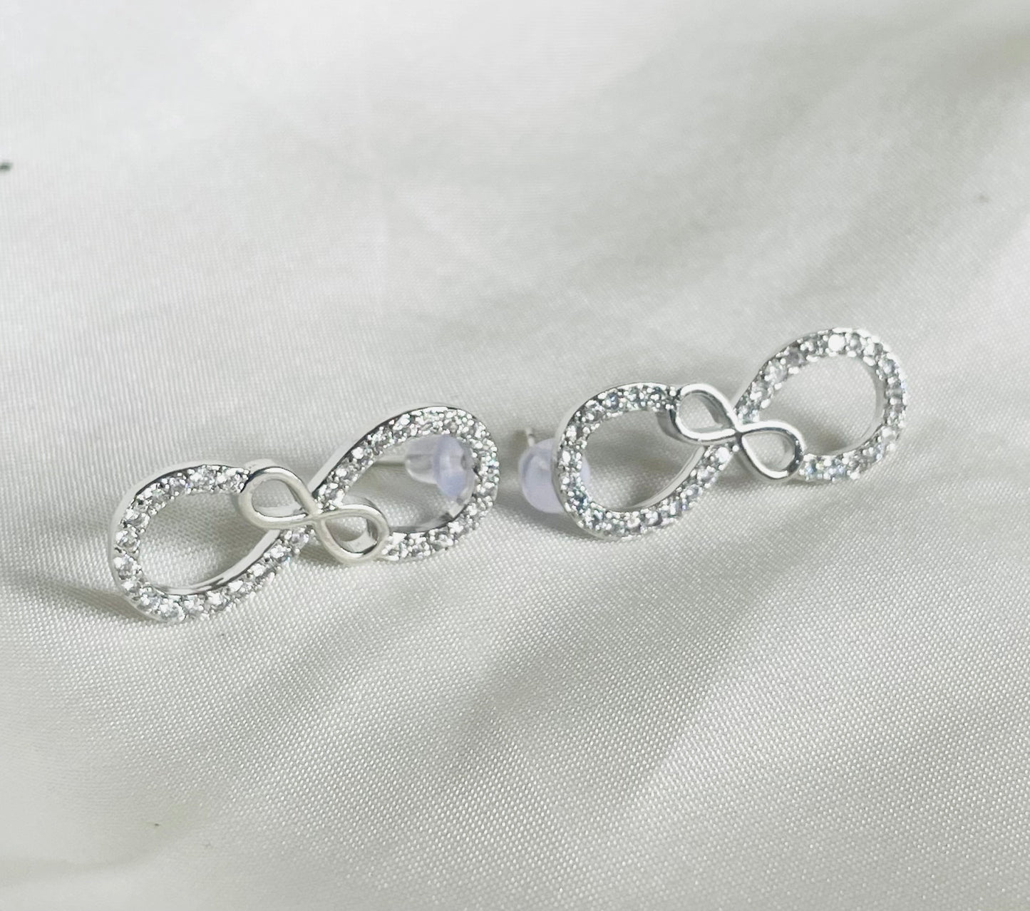 ✨Stainless steel Infinity Silver Earrings ✨