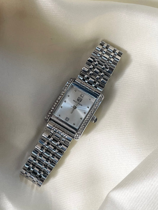 ✨ Classic Silver Crystal Studded True worth Exquisite Jubilee Watch ✨