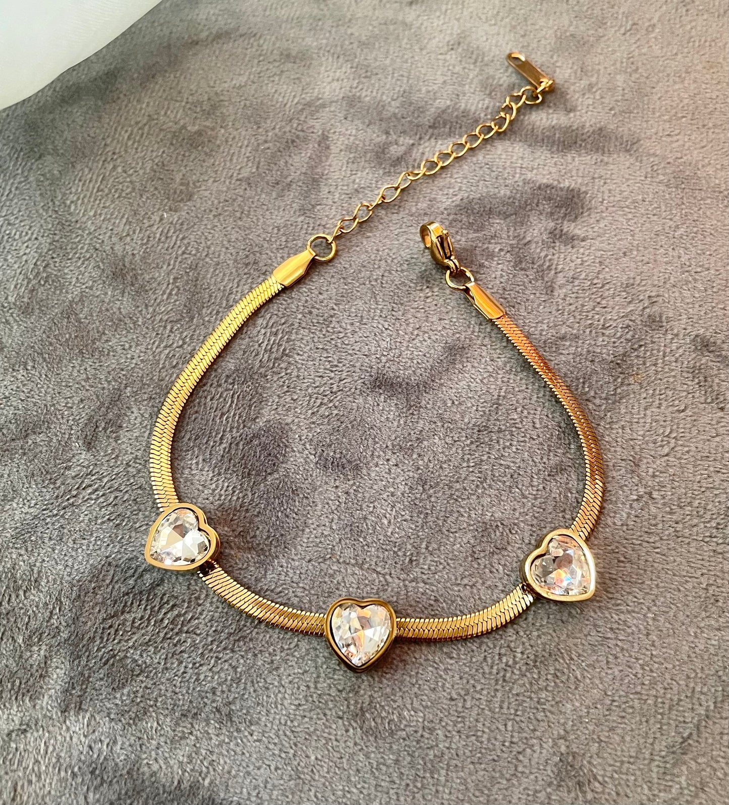 ✨Stainless steel White Heart Gold snake chain Bracelet ✨