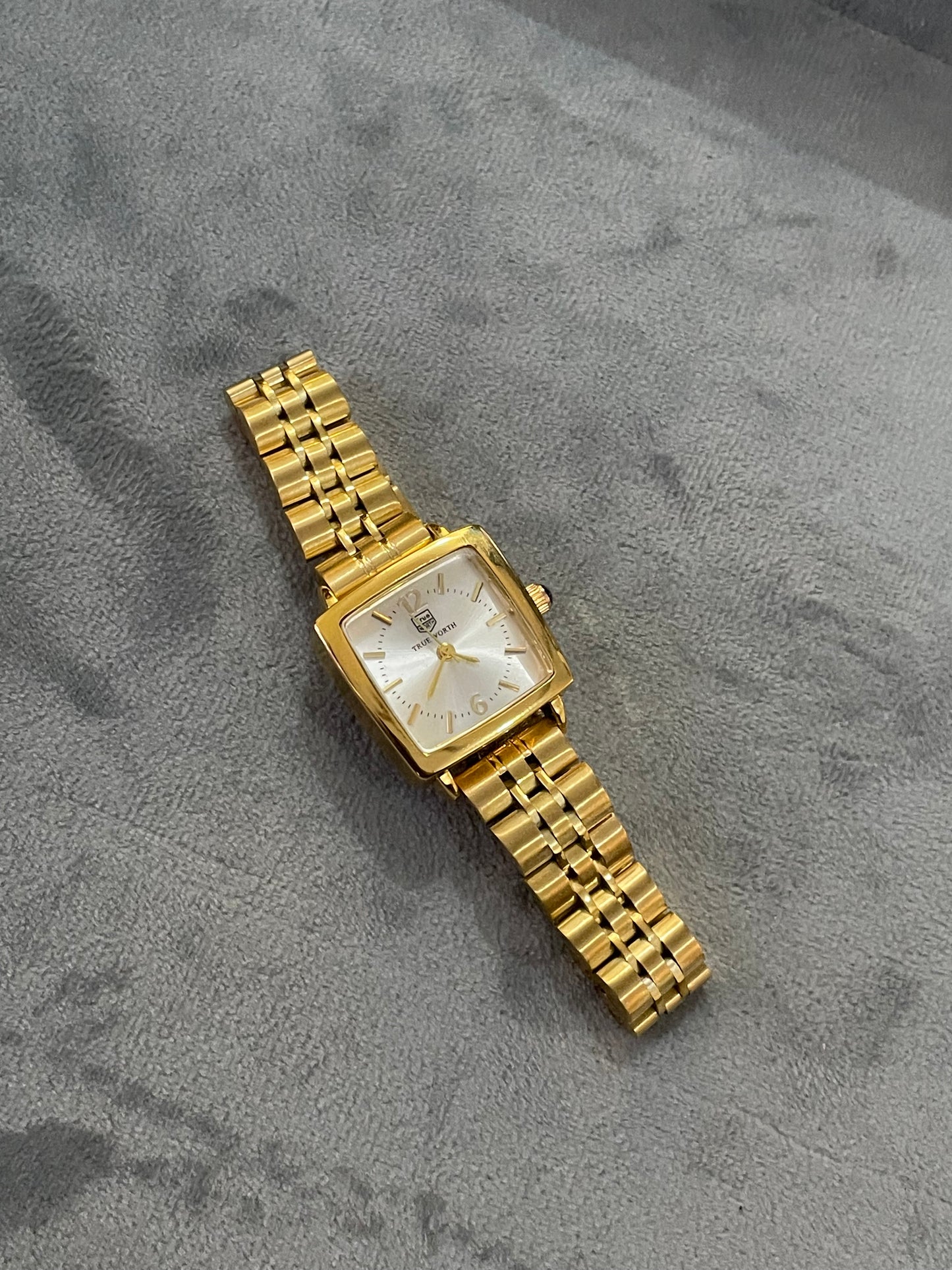 ✨True Worth Exquisite Gold Watch ✨