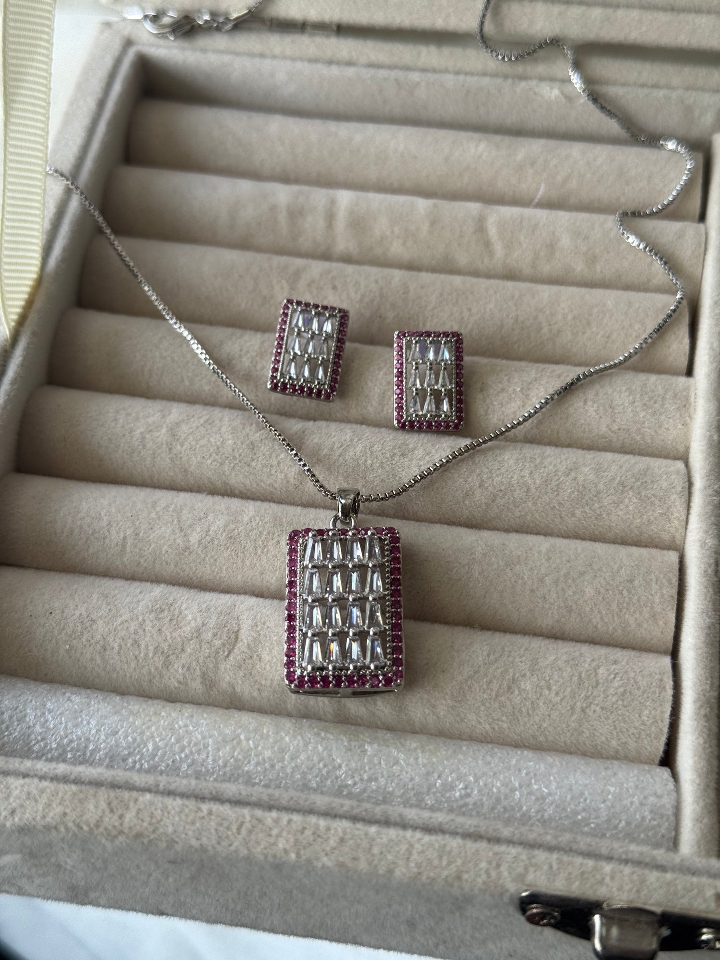 Sterling Silver Tyrell pendant & tops set