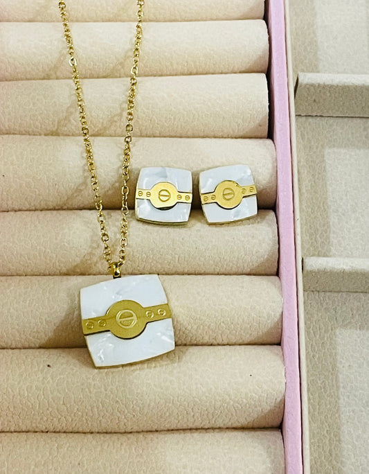 ✨Exquisite Stainless steel Gold White Enamel Carte Pendant tops set ✨