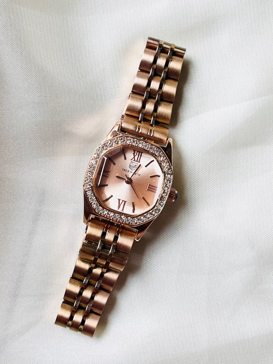 ✨Exquisite Rose Gold Crystal Studded True Worth Rose Dial Watch ✨