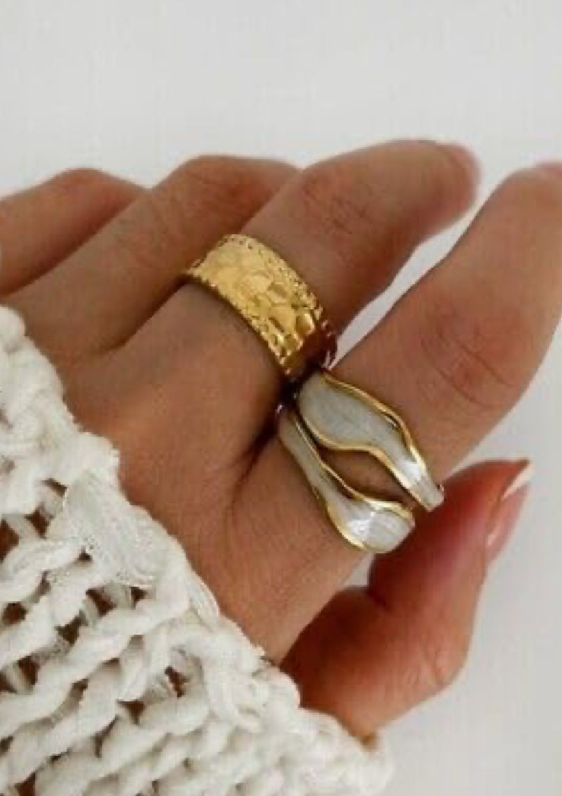 ✨Stainless steel White Enamel Wave Ring ✨