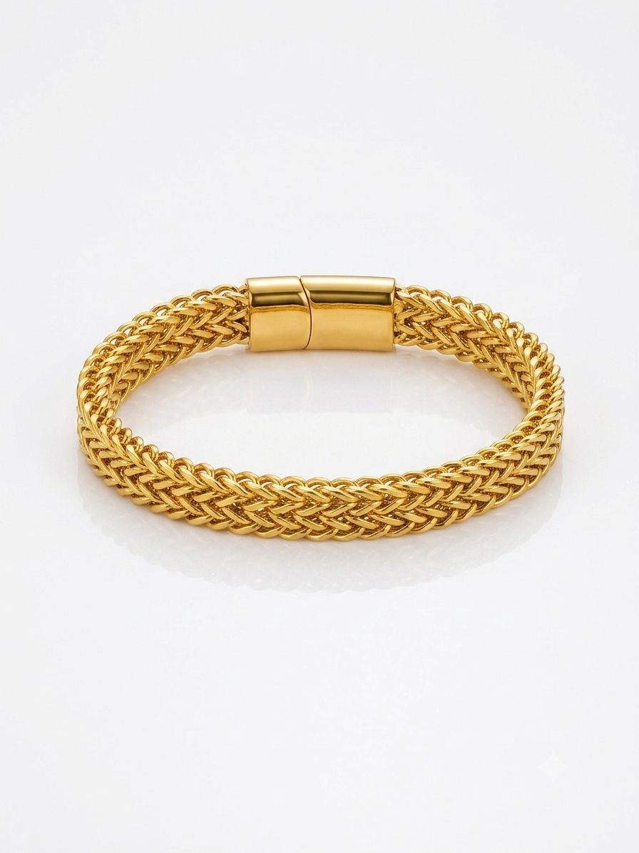 Crystal Rovera Golden chain Bracelet ✨