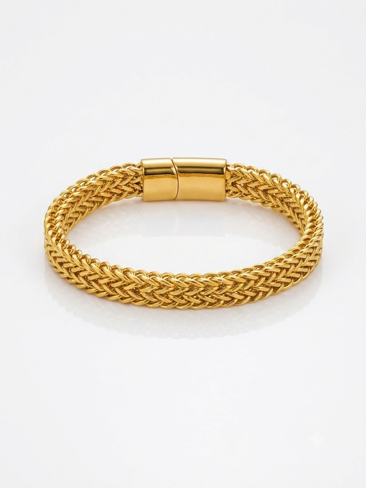 Crystal Rovera Golden chain Bracelet ✨
