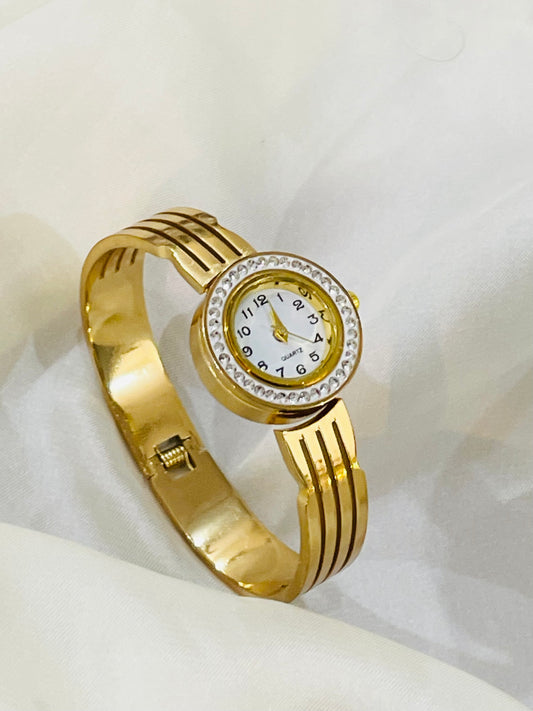 ✨ Stainless steel Exquisite Diamantés Gold Cuff Watch ✨
