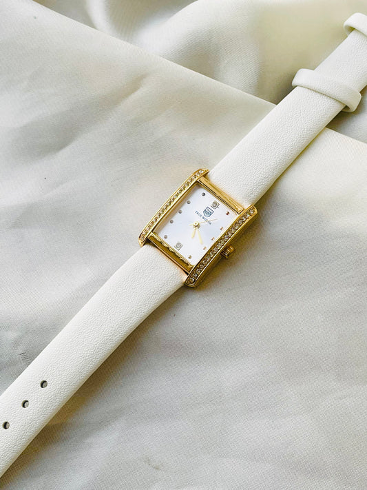 ✨ Exclusive True Worth Old Money White Dial Crystal studded Gold leather Watch ✨