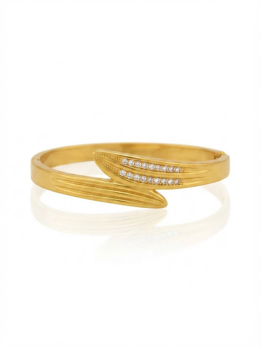 ✨Stainless steel Gold Zirconia studded Leaf Cuff Bracelet ✨