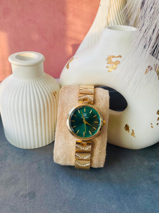 ✨Exquisite Crystal studded Emerald Dial Gold True Worth Watch ✨