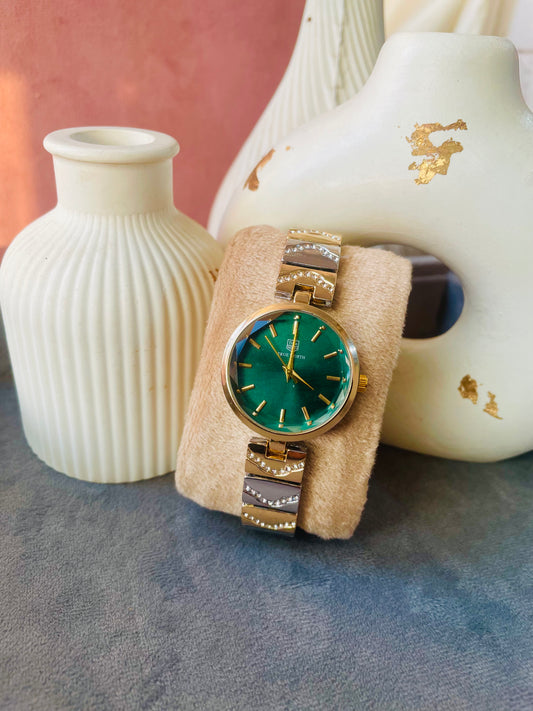 ✨Exquisite Crystal studded Emerald Dial SilverXGold True Worth Watch ✨