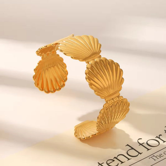 ✨ Exclusive Stainless steel Gold Chunky Adjustable Shell Cuff ✨