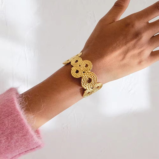 ✨ Exclusive Stainless steel Gold Chunky Adjustable Hollow Cuff ✨