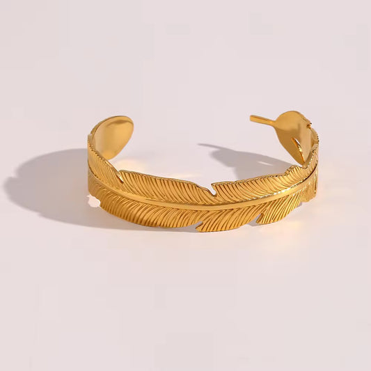 ✨ Exclusive Stainless steel Gold Chunky Adjustable Leaf Cuff ✨