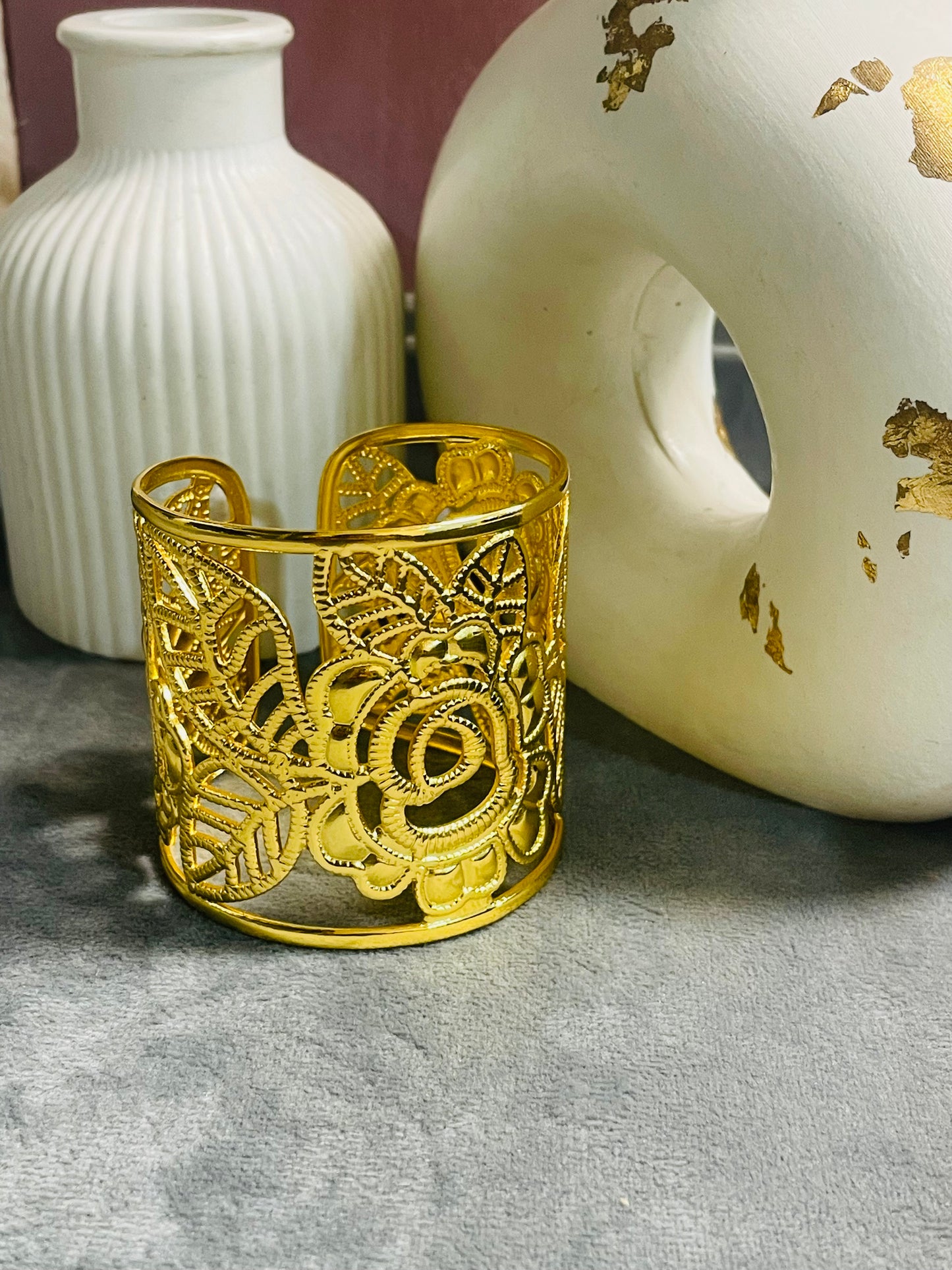 ✨ Exclusive Stainless steel Gold Chunky Adjustable Star Cuff ✨