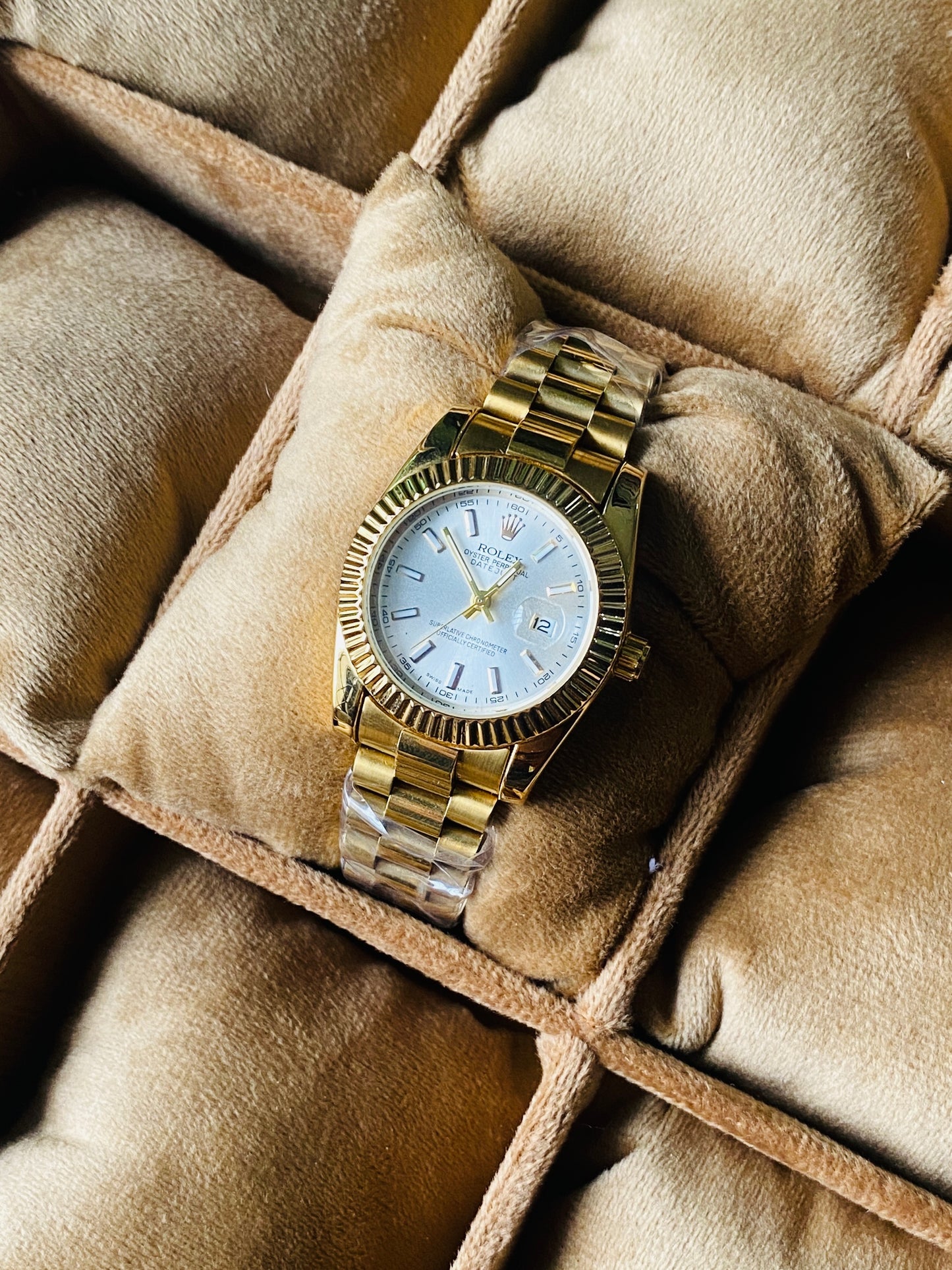 ✨Perpetual Gold Braided White Dial Classic Watch ✨
