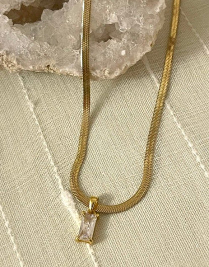 ✨Exclusive Stainless steel Gold White Bar snake Chain Pendant ✨