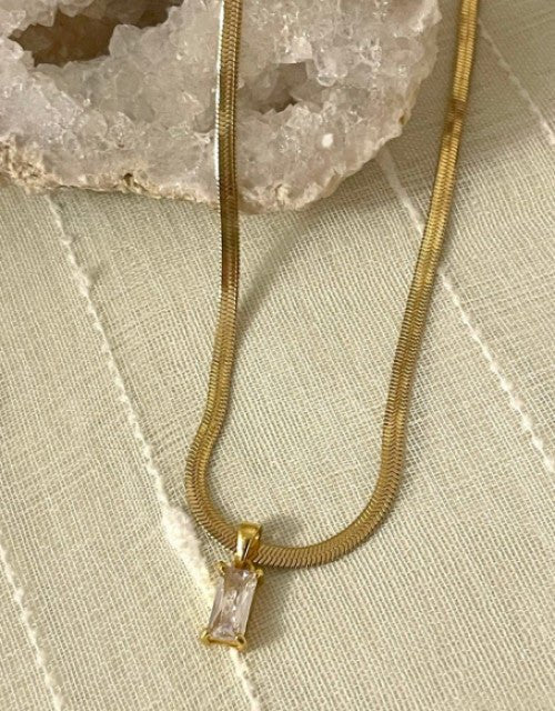 ✨Exclusive Stainless steel Gold White Bar snake Chain Pendant ✨