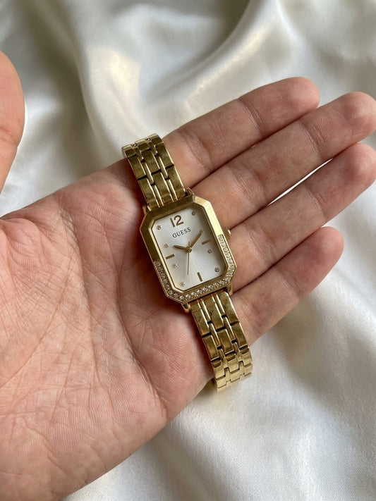 ✨Exquisite Gold stainless steel white dial guess Watch✨