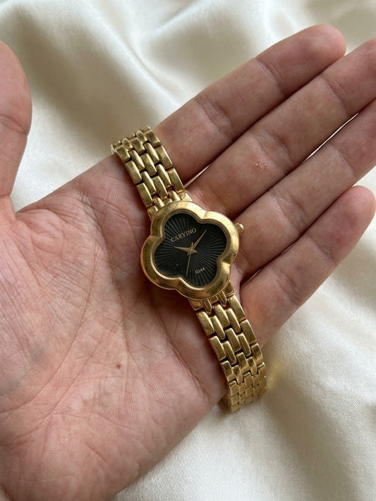 ✨Clovie Watch Black dial Gold metallic Strap Watch✨