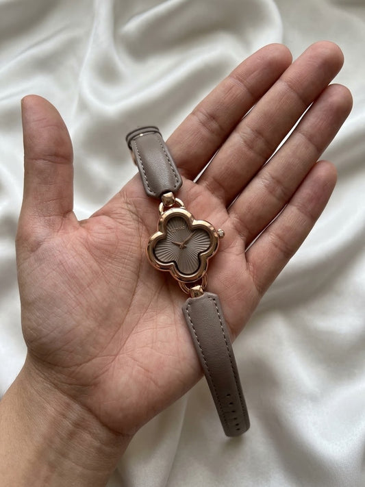 ✨Clovie Watch Move Leather Strap✨
