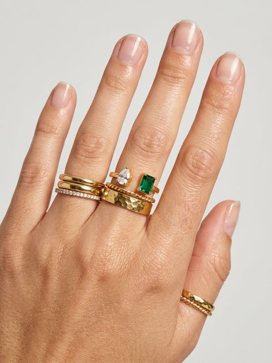 ✨Exclusive Massionite eye Emerald Sleek Gold adjustable Ring ✨