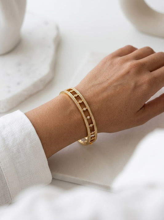 ✨Stainless steel Gold Verse Crystal studded Cuff bracelet ✨