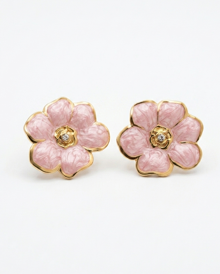 Exclusive pearl enamel earrings
