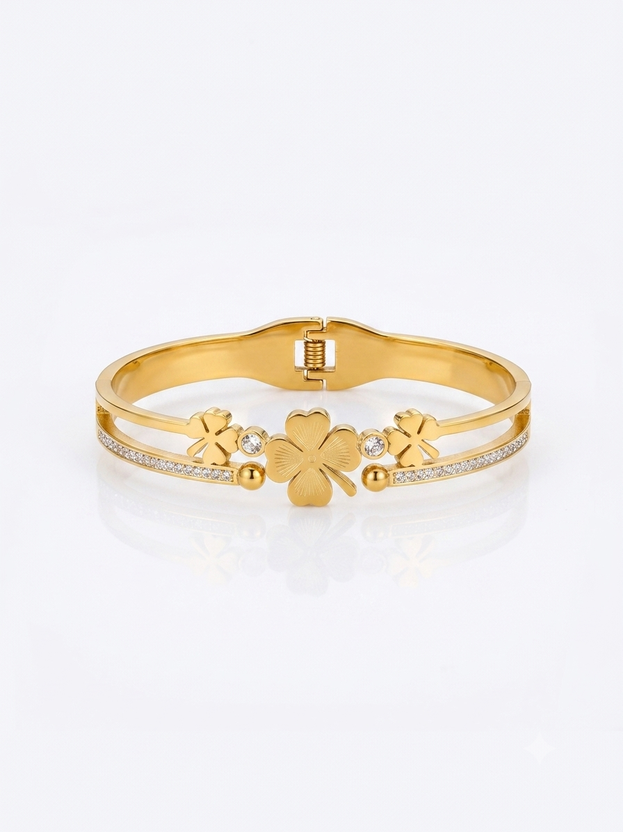 ✨Stainless steel Gold Diamantes Clovie Cuff Bracelet ✨